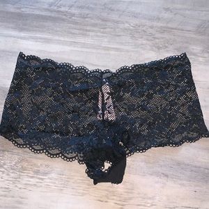 Victoria’s Secret lace shortie, NWT. Medium